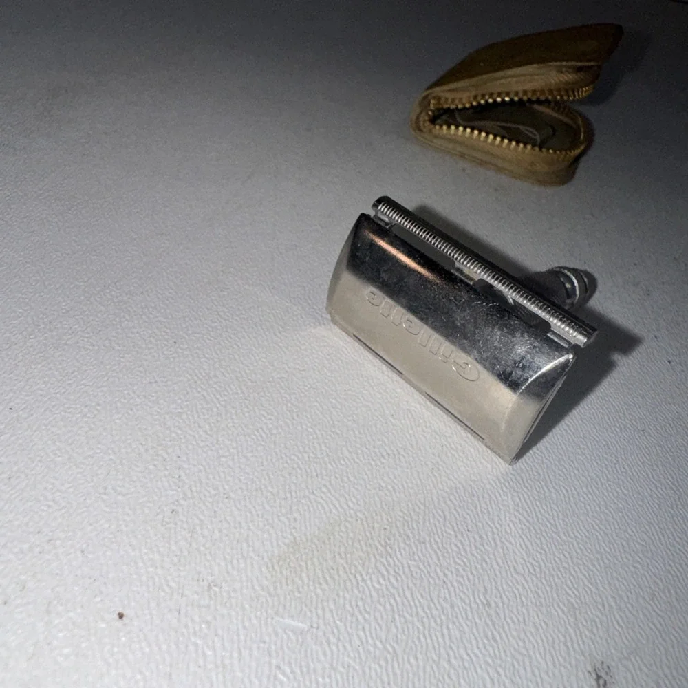 Gillette Pocket Edition Old Type VTG DE Safety Razor